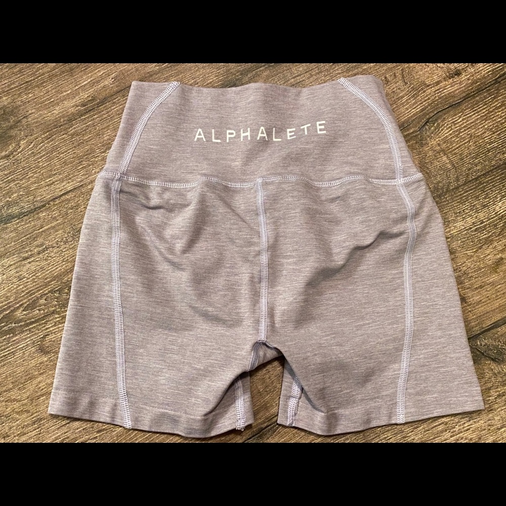 Alphalete shorts lilac
